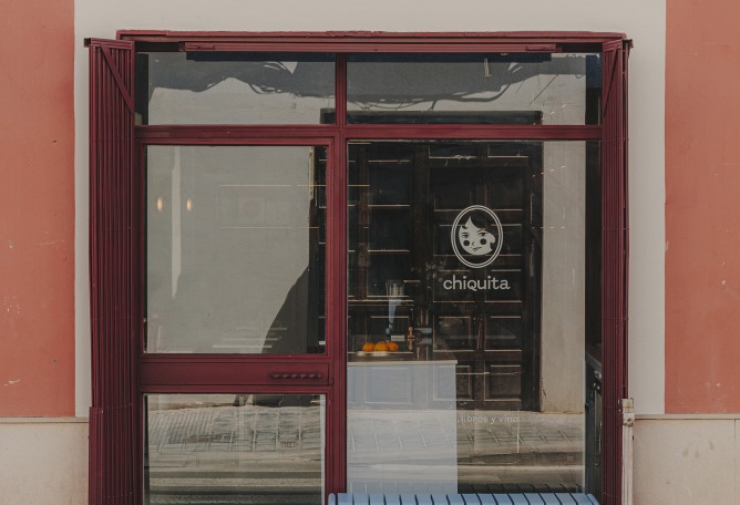 Chiquita by SahuquillodeArriba. Photograph by Oleh Kardash.