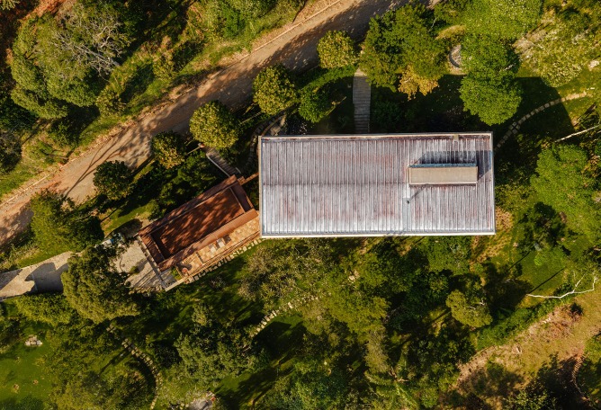Pinhal House by Cornetta Arquitetura. Photography by Manuel Sá.