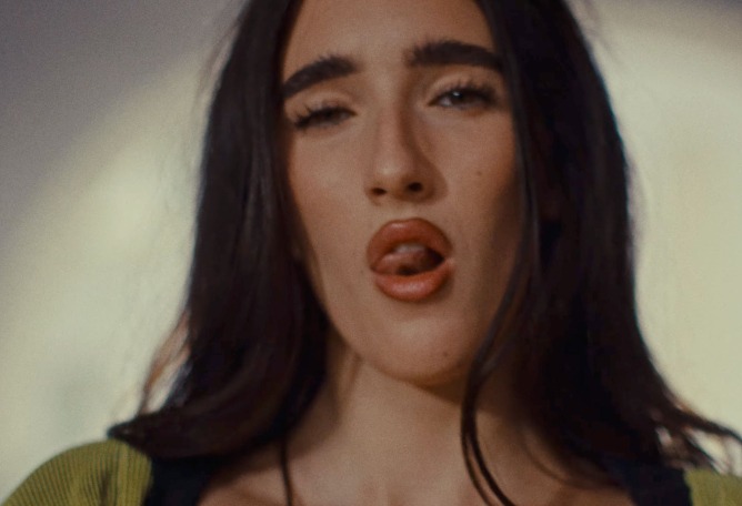 «La Falda» por Judeline
