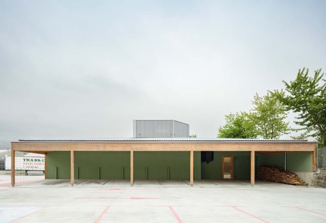 Sakana-Mendialdea Forest Resources Center by MID estudio + FILO arquitectos. Photograph by María Azkarate.
