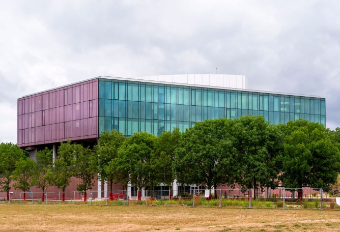 Palais de Justice de Lille por OMA. Fotografía por François-Xavier Gbré, cortesia de OMA.