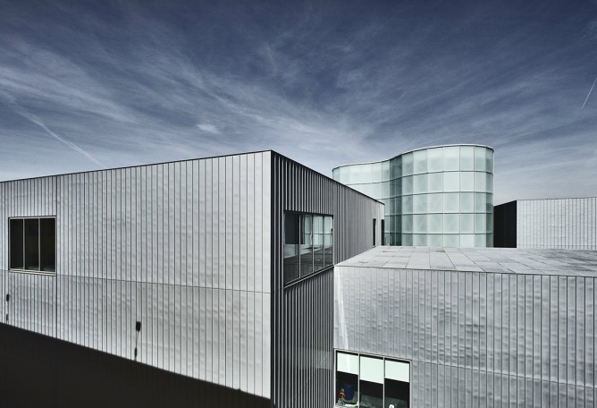 Vista exterior. Ciudad de la Cultura por David Chipperfield Architects. Fotografía © Oskar Da Riz.