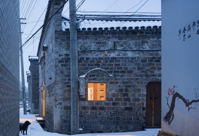 Blended in the village. Jiangshan Fishing Village by Mix Architecture. Photograph by Hou Bowen