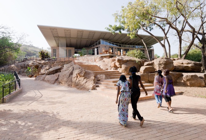 Parque nacional de Bamako por Francis Kéré. Fotografía por Iwan Baan