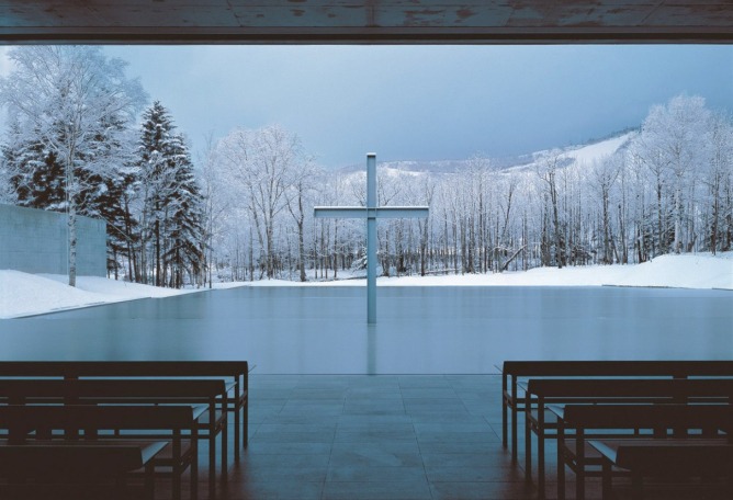 Iglesia del Agua por Tadao Ando. Fotografía por Yoshio Shiratori. Imagen cortesía de The National Art Center Tokyo.