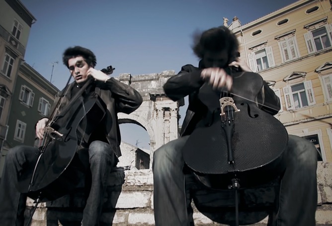 2CELLOS (Sulic & Hauser) - Welcome To The Jungle 