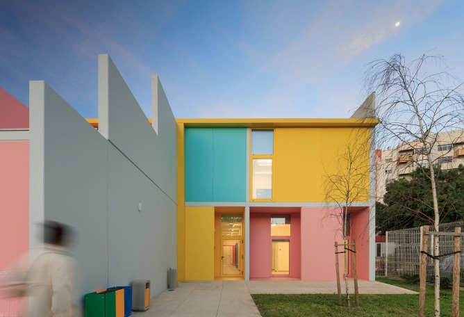 4 Modular Kindergartens by SUMMARY. Photograph by Fernando Guerra.