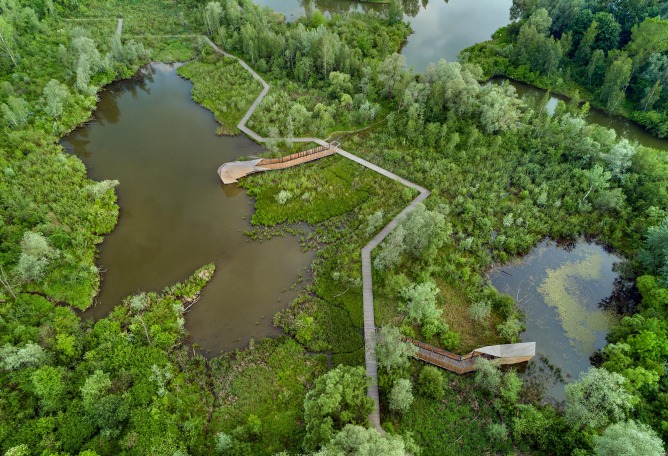 The Bobrowisko Natural Enclave by 55Architekci. Photograph by Kamil-Bańkowski