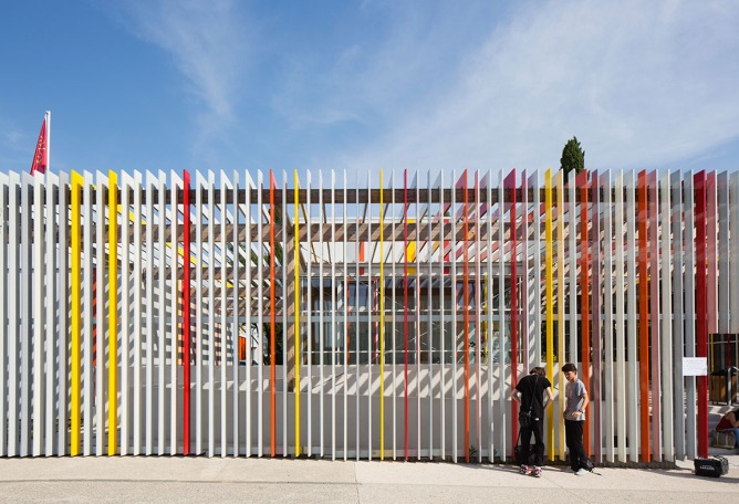 Vista exterior de la Ampliación del Instituto Agrícola Honoré de Balzac, por NBJ Architectes. Fotografía © photoarchitecture.com Paul Kozlowski. Cortesía de v2com.