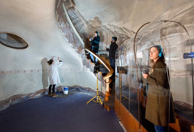 Transparent Tunnel. Explore the Restoration of Casa Batlló 2019 by Agencia HACHE. Photograph by Bito Cels de Molina, Berta Hausmann and Joan Olona