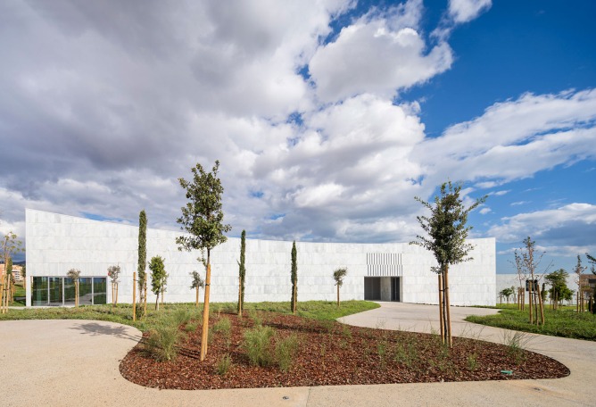 Headquarters and Auditorium for the University of Málaga by alcolea+tárrago / Roberto Ercilla. Photograph by Javier Callejas. 