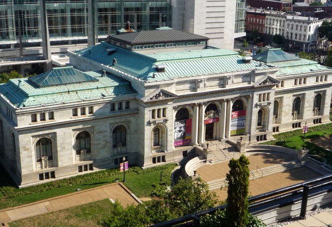 Carnegie Library view. Image © Wikimedia user Bobak Ha'Eri licensed under CC BY 3.0