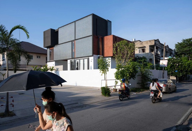 Casa Sena por Archimontage Design Fields Sophisticated. Fotografía por Rungkit Charoenwat