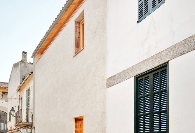 Archivo Municipal by Aulets Arquitectes. Photograph © José Hevia.