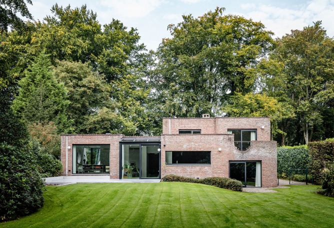 House VDP by B-bis architecten. Photograph by LUCID.
