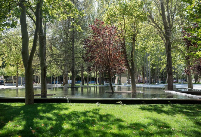 Rehabilitación y regeneración del Parque de los Jardinillos por Óscar Miguel Ares.Fotografía por Ana Amado.