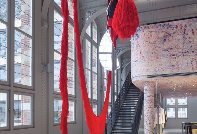CALVIN KLEIN 205W39NYC Paris Brand Headquarters. Photograph by Elizabeth Felicella. Courtesy of Calvin Klein