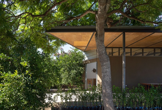 Bartolí Lab by Carlos Salazar Arquitectos. Photograph by Diego Opazo 