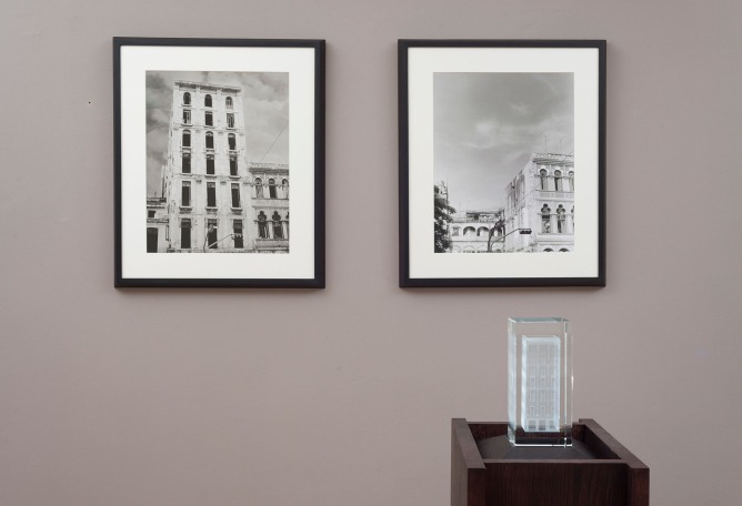 Birlibirloque by Carlos Caraicoa. (Hotel San Carlos) 2018. Installation. Glass model and photographic diptych. 3D mock-up engraved in glass, b/w photographs printed on Ilford FB paper. variable measures. Ed. 1/3 (3 + 1AP). Photograph by Oak Taylor-Smith. Courtesy of the artist and Galería Elba Benítez, Madrid
