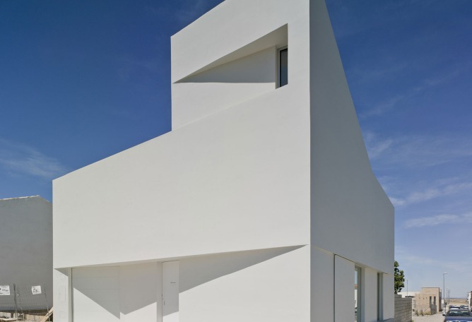 Exterior view. Lopera House by David Ruiz Molina. Photograph © David Frutos