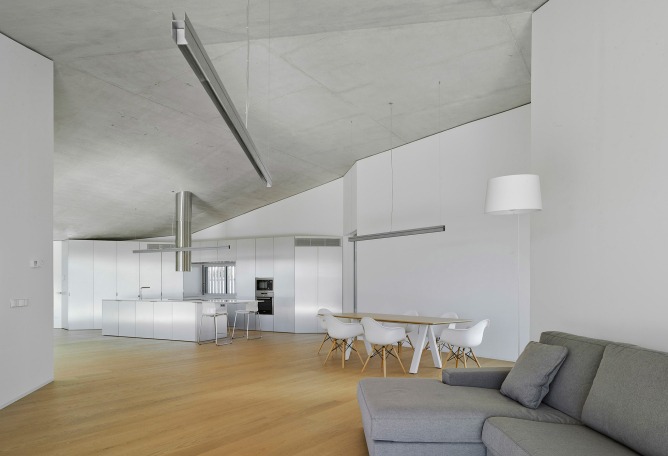 Interior view. Matola House by Jaime Sepulcre. Photograph © David Frutos