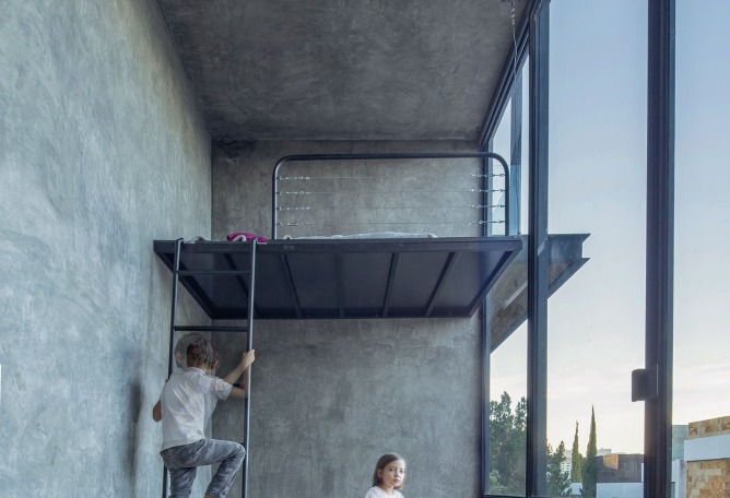 Casa Pedregal by Studio Patricia Meneses. Photograph by Rodrigo Calzada / Albers studio.