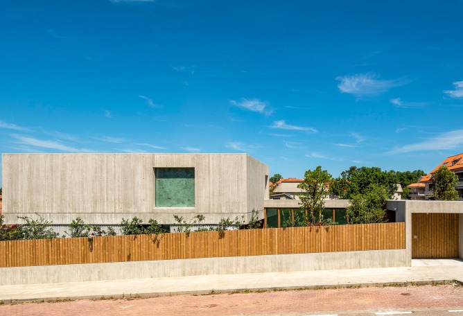 Casamérica by Castroferro Arquitectos. Photograph by Héctor Santos-Díez.