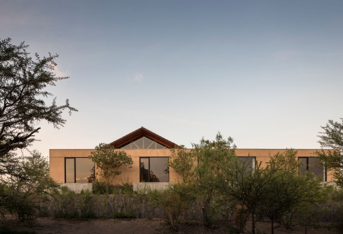 Casa Moulat por CCA. Fotografía por LGM Studio – Luis Gallardo