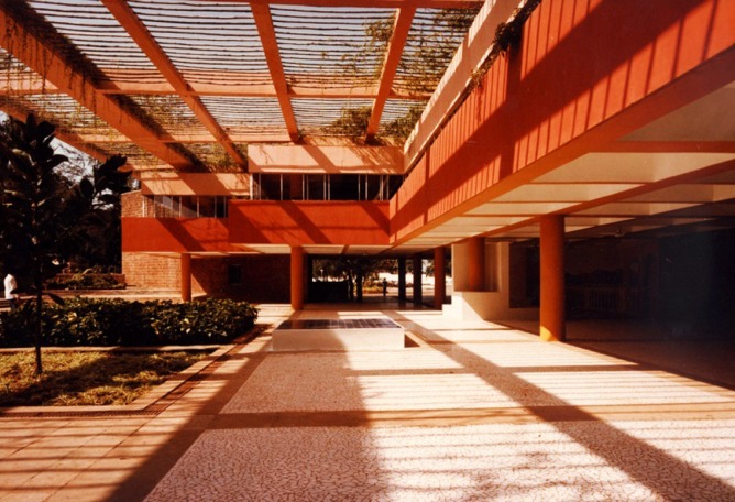 Academia Kala por Charles Correa. Imágenes cortesía de Charles Correa Associates (Arquitectos / Planificadores) y cortesía de la Fundación Charles Correa