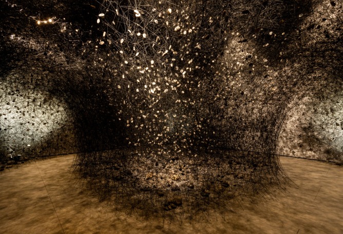 'In the beginning was…' by Chiharu Shiota. Photography courtesy of Fundació Sorigué.