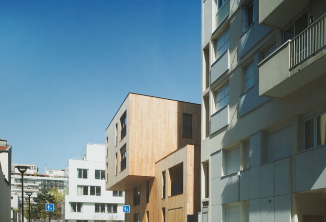 Outside view. Project Rue de Lourmel by TVK. Photograph © Julien Lanoo.