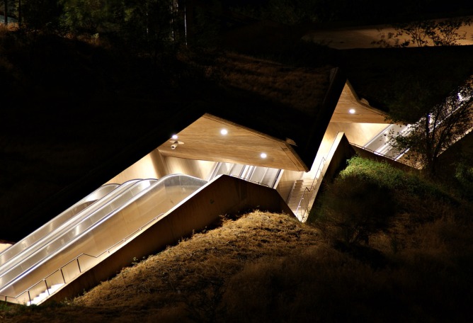 Category P, second price. Night of prizes in the 4th edition of the International Artificial Light Photography Contest (ICAL). Photography by Carlos Martín Roncero (Trujillo, Spain).