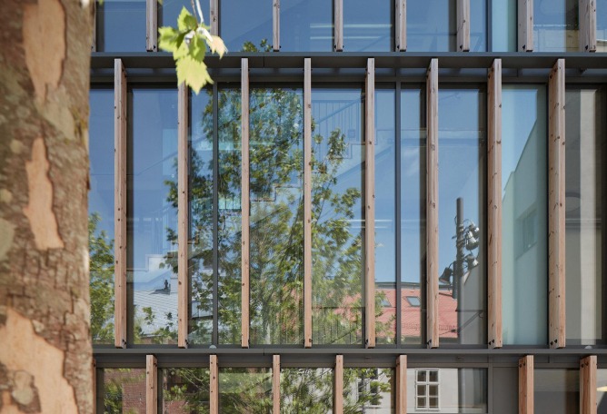 Nádvorie (Courtyard) by Vallo Sadovsky Architects. Photography by Jakub Skokan, Martin Tůma / BoysPlayNice