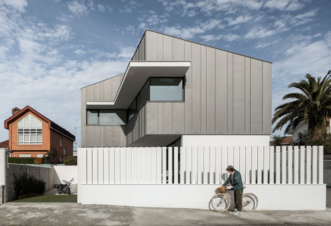 Casa Madreselva por David Olmos Arquitectos. Fotografía por Ivo Tavares Studio