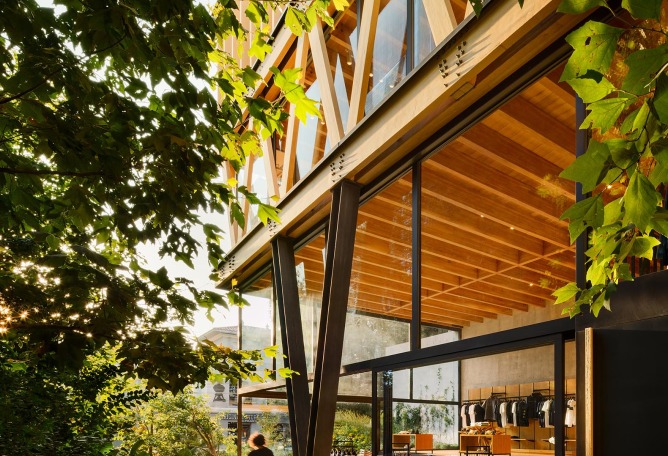 LA ARQUITECTURA DEL PATIO アントン・カピテル An oasis in the middle of the city. El Jardín Anatole by Dellekamp