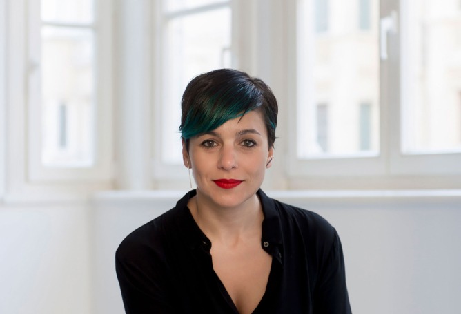 Deniz Ova, directora, de la 5ª edición de la bienal de diseño de Estambul