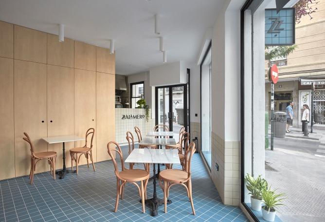 Zalamero Ruzafa Bar by DG estudio. Photograph by Mariela Apollonio