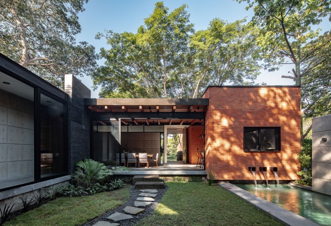 Keita house by Di Frenna Arquitectos.  Photography by Onnis Luque.