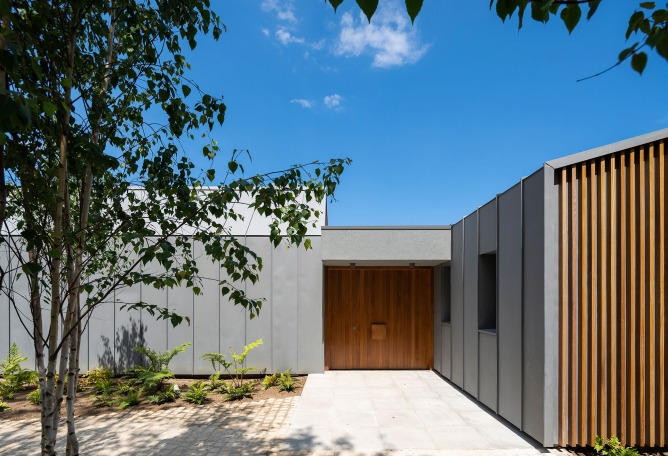 Family house AG by Díaz y Díaz Arquitectos. Photograph by Wifre Melendrez