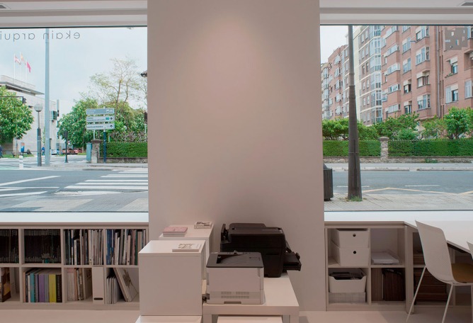 Architectural studio by Ekain Arquitectura. Photograph by César San Millán