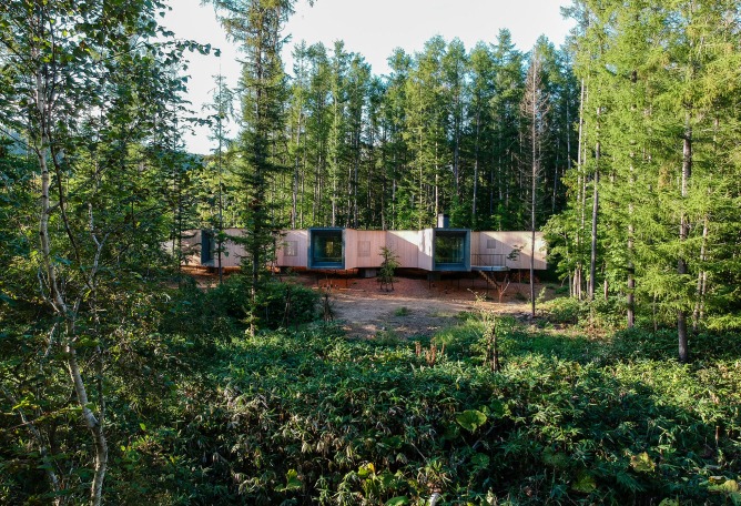 Casa en el bosque por Florian Busch Architects. Fotografía por FBA