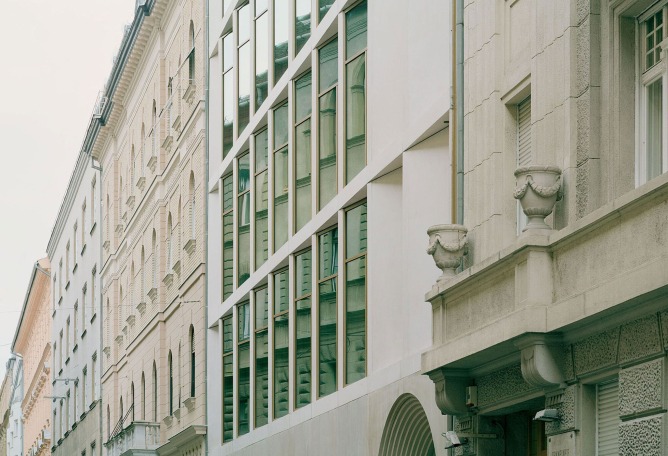 Faculty of Health Sciences at the Semmelweis University by Studio Fragment Kft. Photograph by Balázs Danyi.
