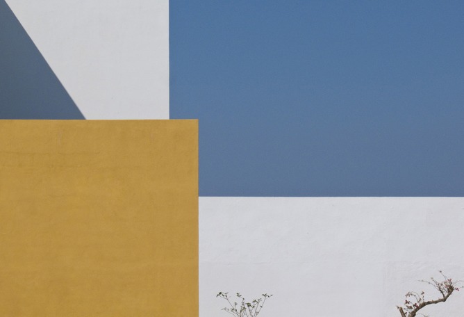 PAESAGGIO URBANO. IBIZA. 2008 © Franco Fontana // Cortesía SR Arte Contemporanea – MONDO GALERIA. 