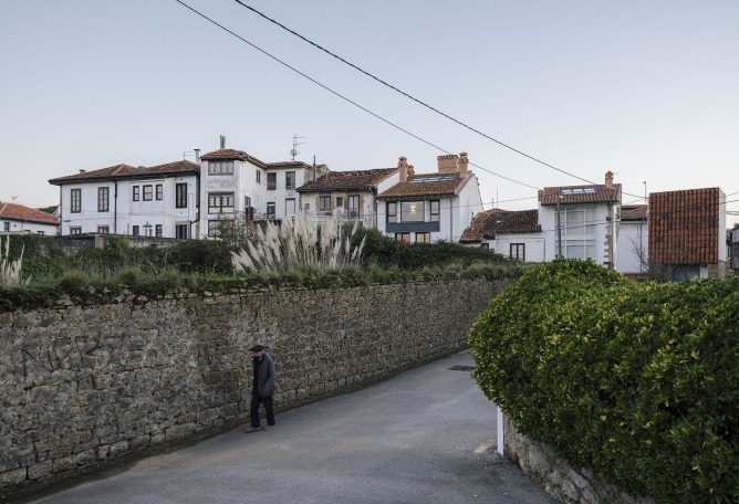 Comillas House by GarciaGerman Arquitectos. Photograph by Imagen Subliminal
