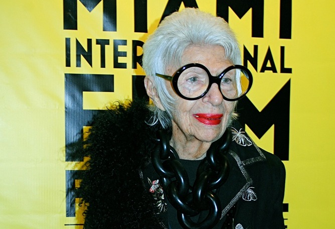 Iris Apfel en O Cinema Miami Beach presentando el docuemental sobre su vida IRIS, de Albert Maysles.