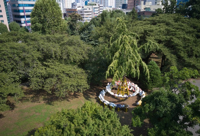 BOJAGI LOUNGE por Izaskun Chinchilla Architects. Fotografía por DongWoong Lee.