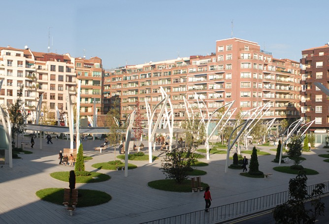 Vista exterior. Plaza Indautxu en Bilbao por JAAM sociedad de arquitectura. Fotografía © Elker Azketa.