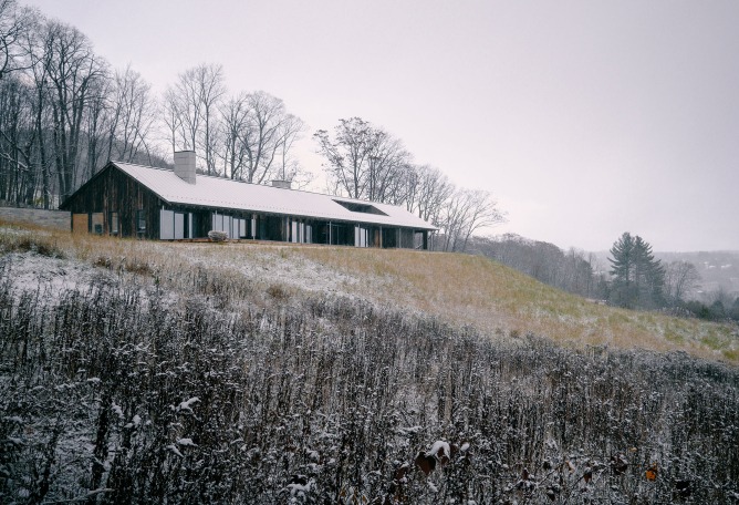 Virgin Vineyard House by LAMAS Architecture. Photograph by Félix Michaud.