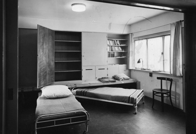 Zwofa model apartment on exhibit at "Die neue Wohnung und ihre Innenausbau", Siedlung Praunheim, 1928, by Margarete Schütte-Lihotzky
