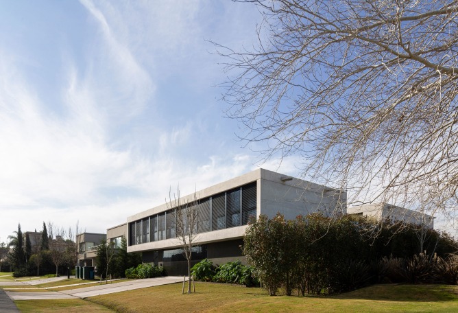 Golf House by Mariano Fiorentini. Photograph by Ramiro Sosa.
